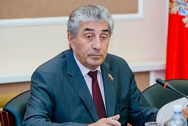 Совет утвердил повестку октябрьского заседания ЗС
